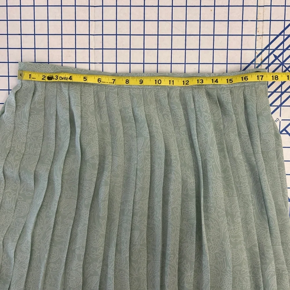 Talbot’s Pale Mint Green W/white Paisley Pattern Pleated MIDI Skirt Size 18 - Picture 6 of 10